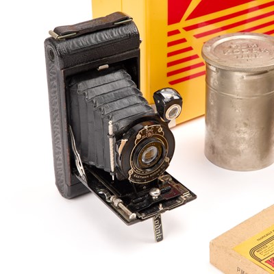 Lot 3 - A GROUP OF KODAK PHOTOGRAPHY EQUIPMENT