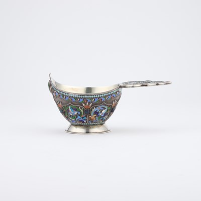 Lot 151 - A LARGE RUSSIAN SILVER AND ENAMEL KOVSCH