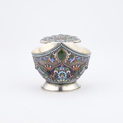 Lot 151 - A LARGE RUSSIAN SILVER AND ENAMEL KOVSCH