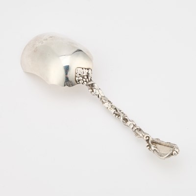 Lot 201 - A FINE FRENCH SILVER ICE CREAM SPADE