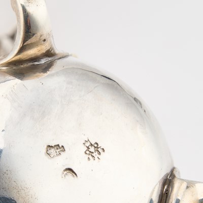 Lot 188 - A PAIR OF 18TH CENTURY FRENCH SILVER BOWLS