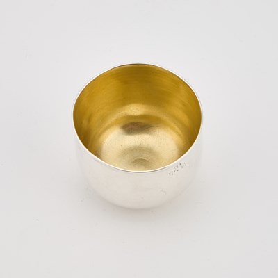 Lot 393 - AN EARLY GEORGE III SILVER TUMBLER CUP