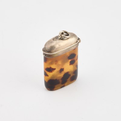 Lot 360 - A VICTORIAN SILVER-MOUNTED TORTOISESHELL VESTA CASE