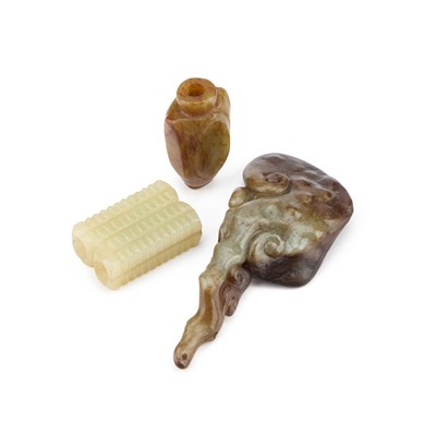 Lot 52 - THREE PIECES OF CHINESE JADE