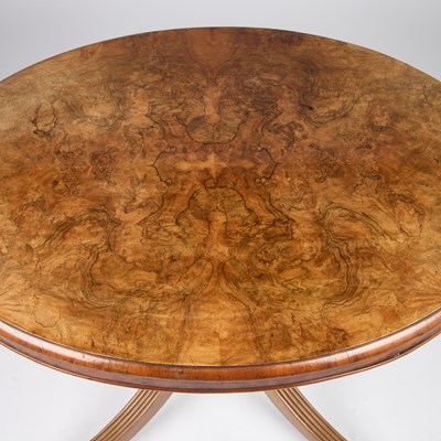 Lot 287 - A BURR WALNUT TILT-TOP LOO TABLE