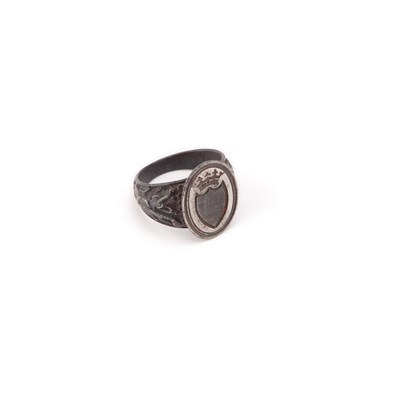 Lot 683 - A 19TH CENTURY BERLIN IRON RING