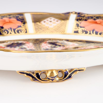Lot 23 - A ROYAL CROWN DERBY IMARI DISH