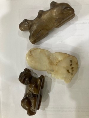 Lot 189 - THREE CHINESE JADE CARVINGS OF ANIMALS
