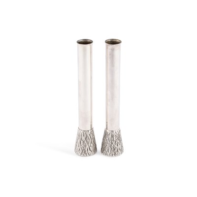 Lot 327 - A PAIR OF MAPPIN & WEBB SILVER-PLATED POSY VASES