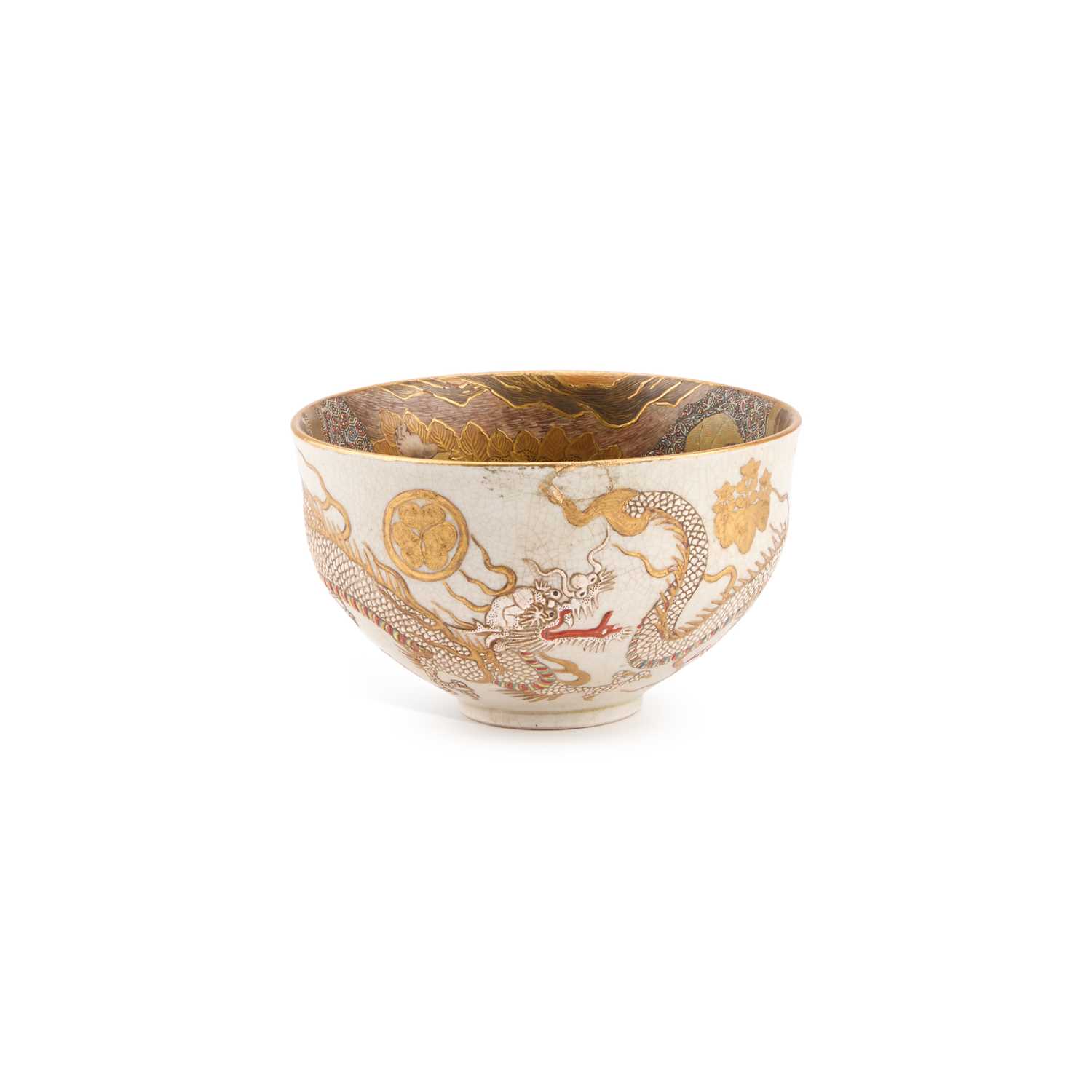 Lot 76 - A JAPANESE SATSUMA EARTHENWARE BOWL