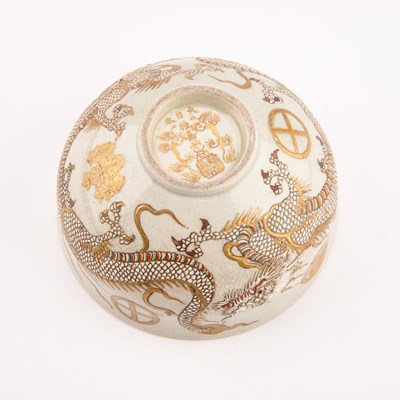 Lot 76 - A JAPANESE SATSUMA EARTHENWARE BOWL