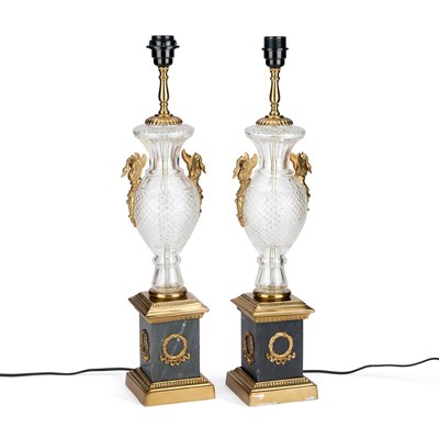 Lot 879 - A PAIR OF REGENCY STYLE GLASS, GILT-METAL AND MARBLE TABLE LAMPS