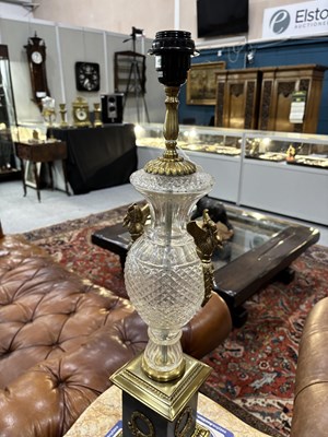 Lot 879 - A PAIR OF REGENCY STYLE GLASS, GILT-METAL AND MARBLE TABLE LAMPS