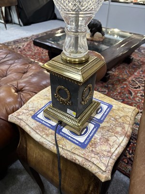 Lot 879 - A PAIR OF REGENCY STYLE GLASS, GILT-METAL AND MARBLE TABLE LAMPS
