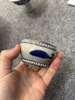 Lot 118 - AN 18TH CENTURY CHINESE BLUE AND WHITE TUREEN AND COVER