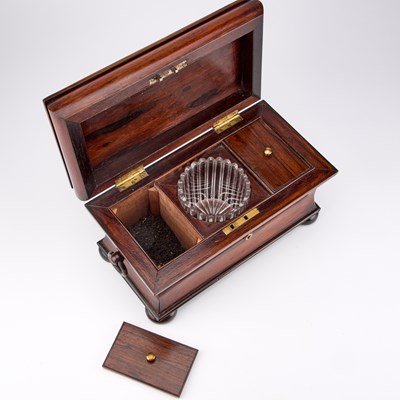 Lot 91 - A GEORGE IV ROSEWOOD TEA CADDY