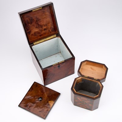 Lot 6 - AN EARLY 19TH CENTURY YEW WOOD CUBE TEA CADDY