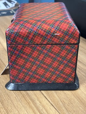 Lot 75 - A 19TH CENTURY ROYAL STUART TARTAN WARE TEA CADDY