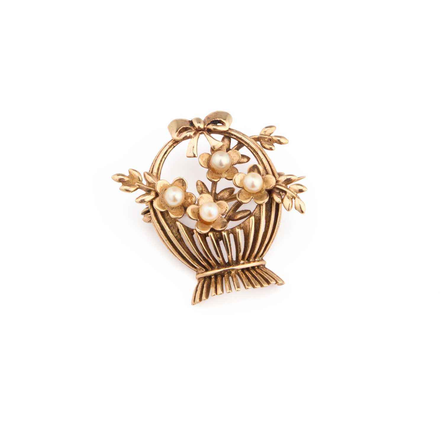 Lot 631 - A 9 CARAT GOLD CULTURED PEARL GIARDINETTO BROOCH
