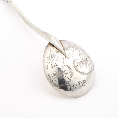Lot 192 - A CONTINENTAL SILVER SPOON