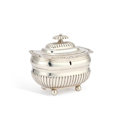 Lot 501 - A GEORGE III SILVER TEA CADDY