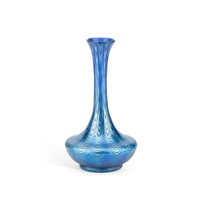 Lot 600 - NOT IN SALE - AN EARLY 20TH CENTURY LOETZ GLASS VASE