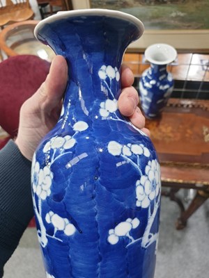 Lot 137 - A PAIR OF CHINESE BLUE AND WHITE VASES
