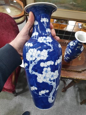Lot 137 - A PAIR OF CHINESE BLUE AND WHITE VASES