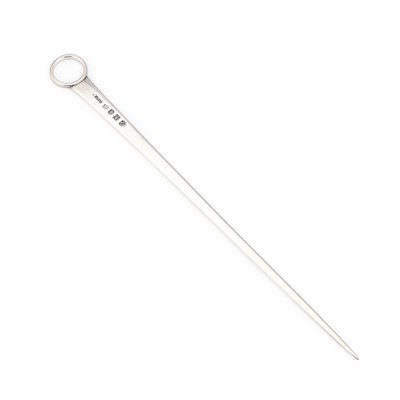 Lot 504 - YORK: A GEORGE III SILVER MEAT SKEWER