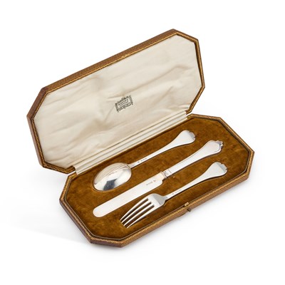 Lot 417 - A GEORGE V SILVER THREE-PIECE CHRISTENING SET