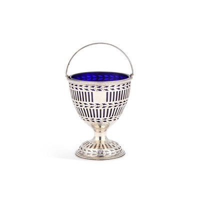 Lot 513 - A GEORGE III SILVER SUGAR BASKET