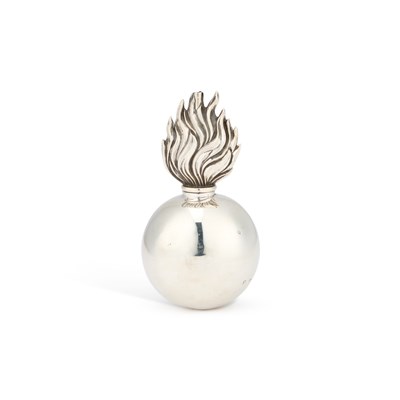 Lot 442 - A VICTORIAN SILVER 'GRENADE' CIGAR LIGHTER