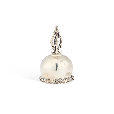 Lot 118 - AN AMERICAN STERLING SILVER TABLE BELL