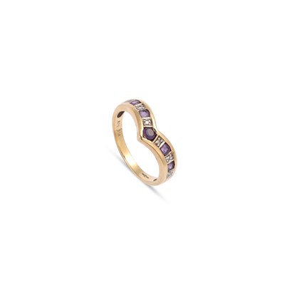 Lot 681 - A 9 CARAT GOLD AMETHYST AND DIAMOND WISHBONE RING