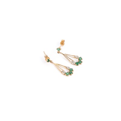 Lot 642 - A PAIR OF 9 CARAT GOLD EMERALD AND DIAMOND PENDANT EARRINGS