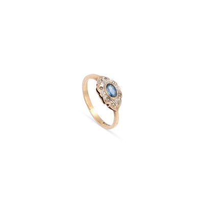Lot 720 - A 9 CARAT GOLD SAPPHIRE AND DIAMOND CLUSTER RING