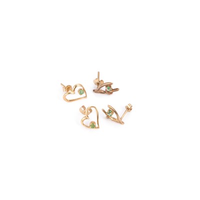 Lot 694 - TWO PAIRS OF EMERALD STUD EARRINGS