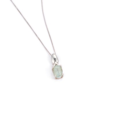 Lot 638 - A 9 CARAT WHITE GOLD AQUAMARINE AND DIAMOND PENDANT ON CHAIN