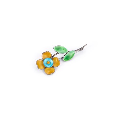 Lot 709 - BERNARD INSTONE: AN ENAMEL FLOWER BROOCH