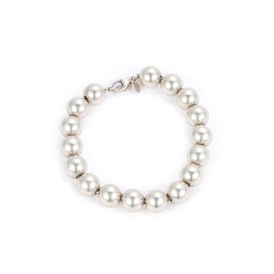 Lot 665 - A TIFFANY & CO HARDWEAR BALL BRACELET