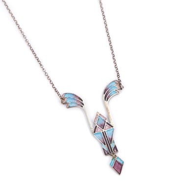 Lot 662 - MALCOLM GRAY: A SCOTTISH SILVER AND ENAMEL ART NOUVEAU STYLE PENDANT NECKLACE