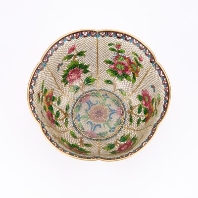 Lot 184 - A CHINESE PLIQUE-À-JOUR BOWL