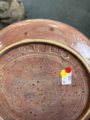 Lot 84 - AN INTERESTING STUDIO POTTERY BOWL