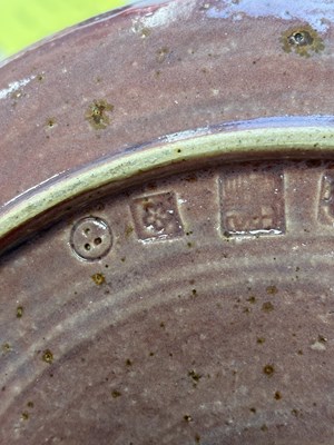 Lot 84 - AN INTERESTING STUDIO POTTERY BOWL