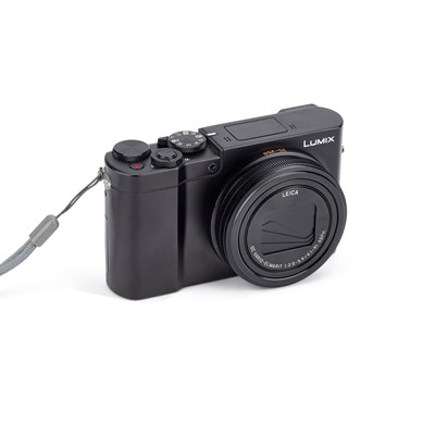 Lot 754 - A PANASONIC LUMIX DMC-TZ100 DIGITAL CAMERA