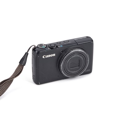 Lot 739 - A CANON POWERSHOT S95 DIGITAL CAMERA
