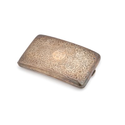Lot 398 - A GEORGE V SILVER CIGARETTE CASE