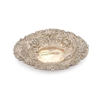 Lot 425 - A VICTORIAN SILVER DISH