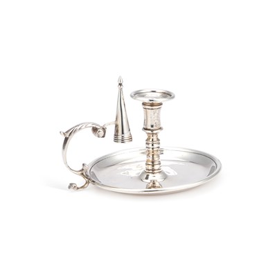 Lot 476 - A GEORGE III SILVER TAPER CHAMBERSTICK