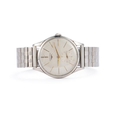 Lot 562 - A GENTS STEEL LONGINES BRACELET WATCH